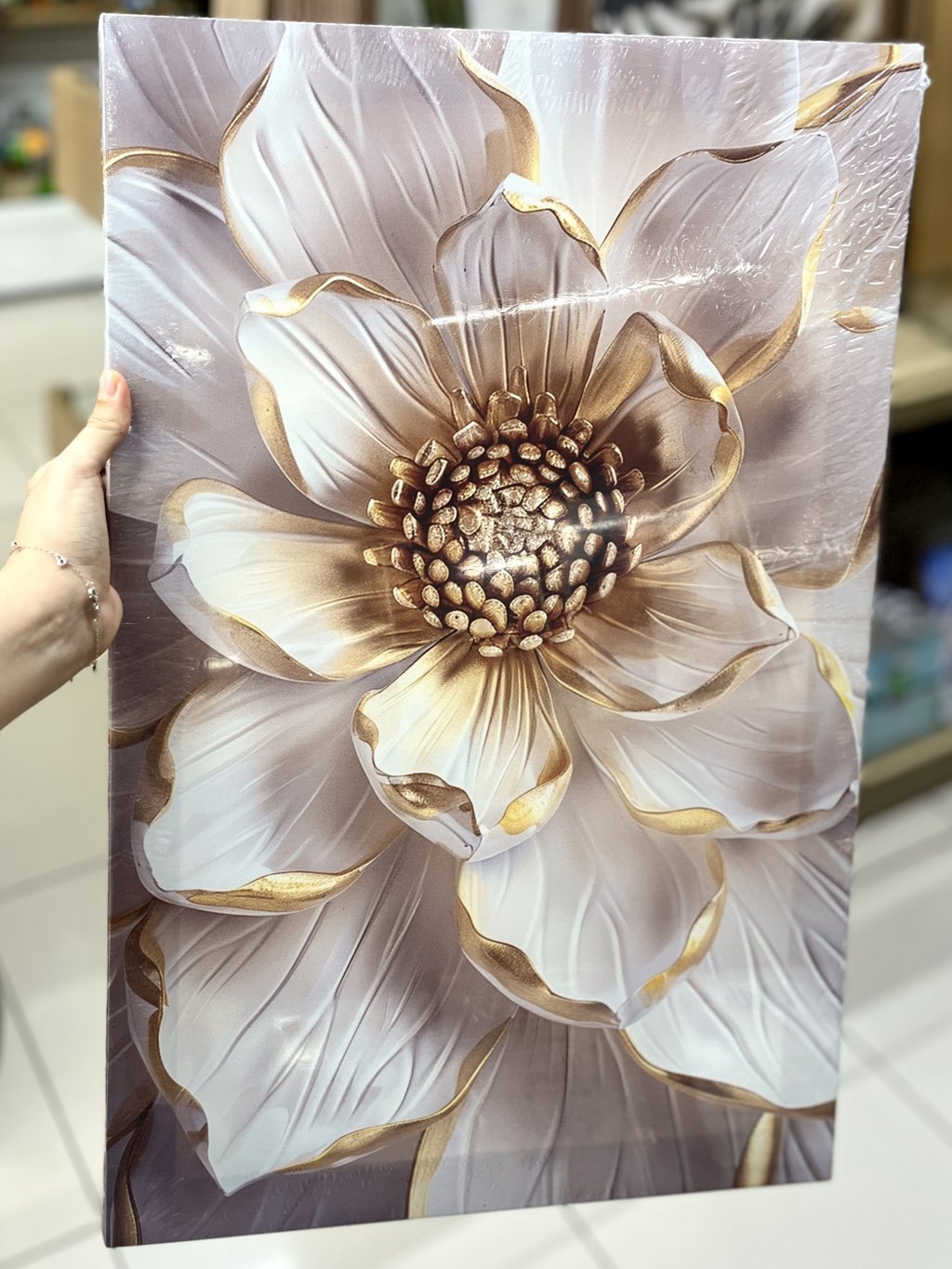 Tela decorativa 40CM X 60CM - flor branca e dourada 
