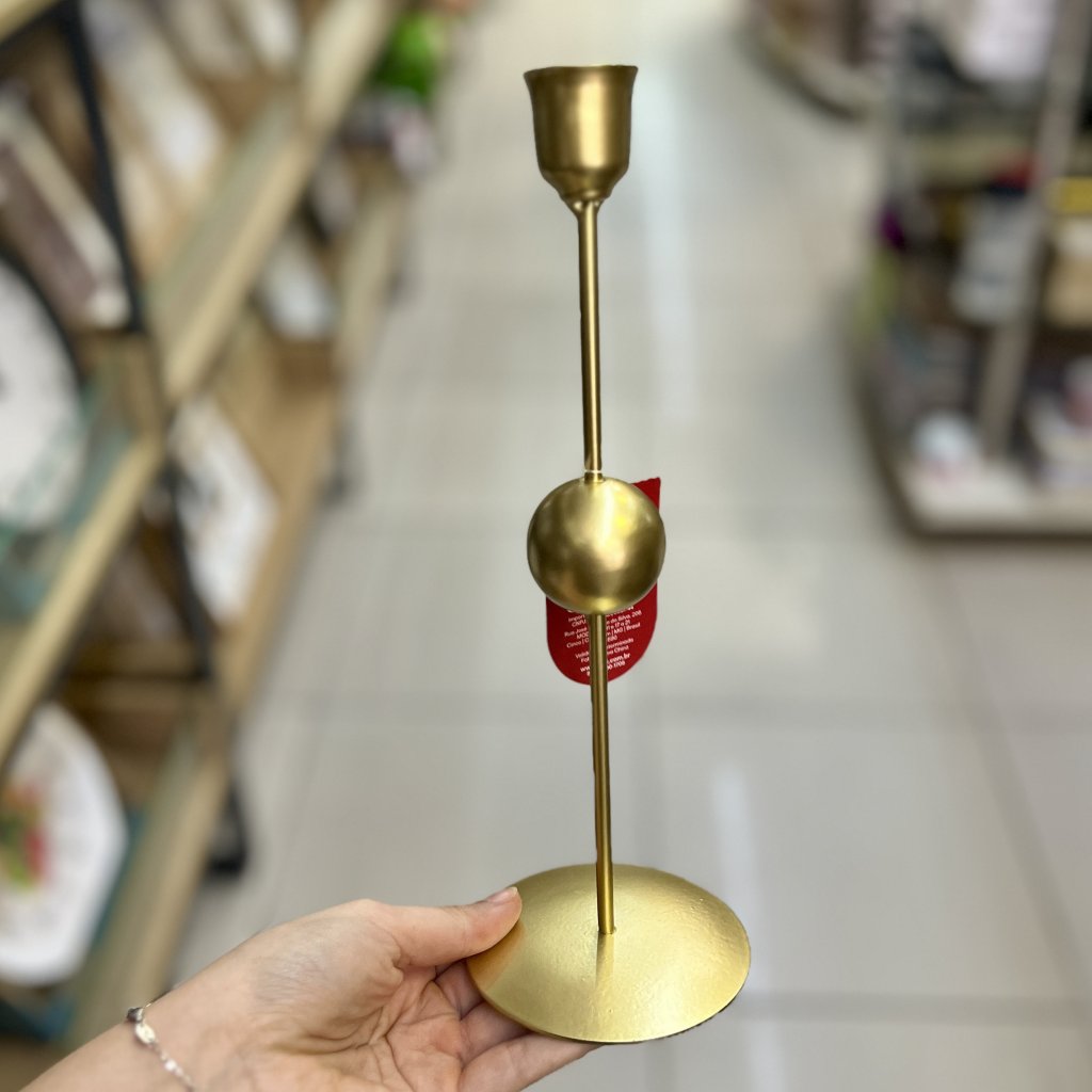 Castiçal alto dourado em metal 25,5cm 