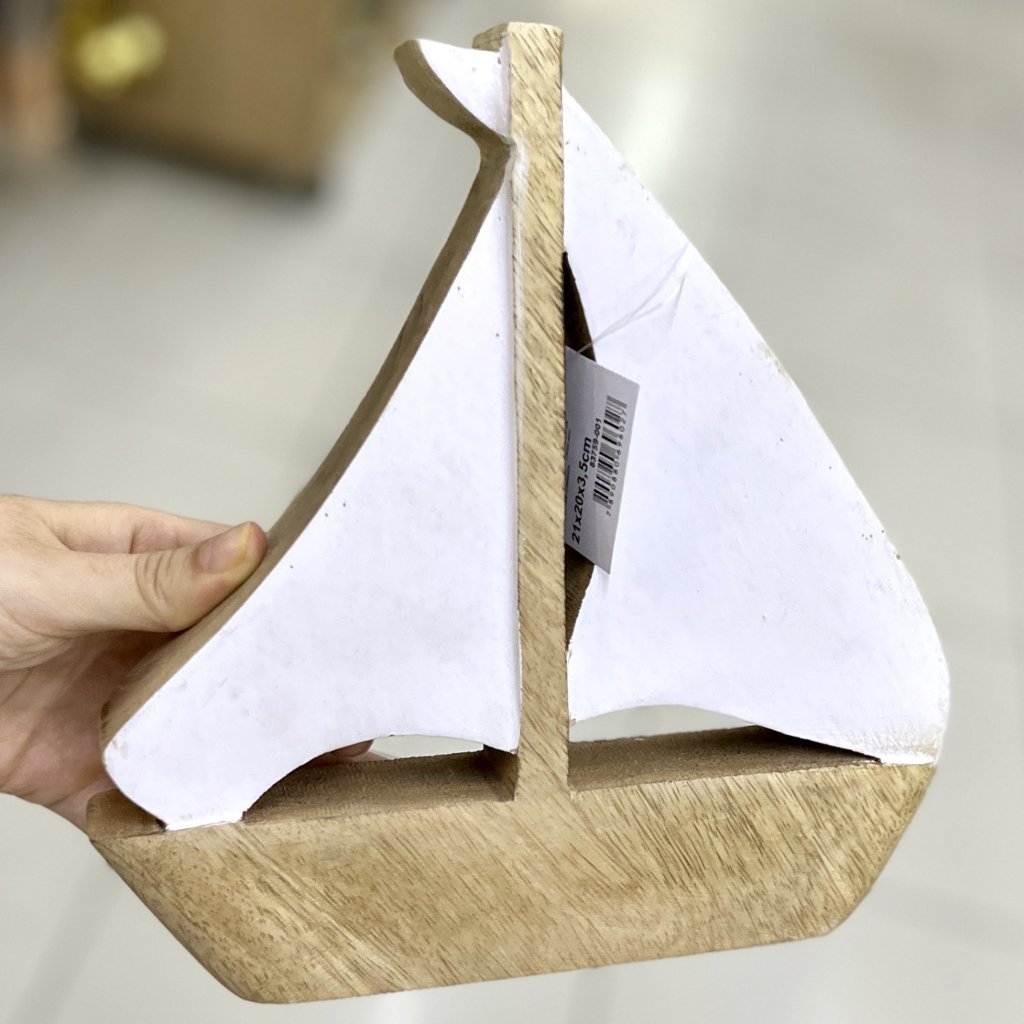 Escultura barco de madeira 21CM X 20cm X 3,5cm 