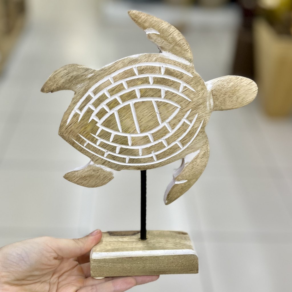 Escultura tartaruga em madeira 23cm x 18,5CM X 5cm 