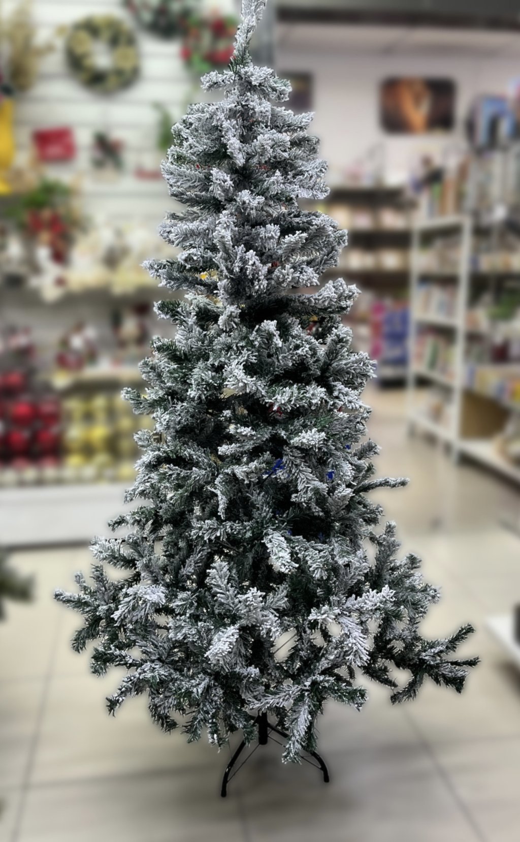 Árvore de Natal nevada flocada premium 1,80m 380 galhos 