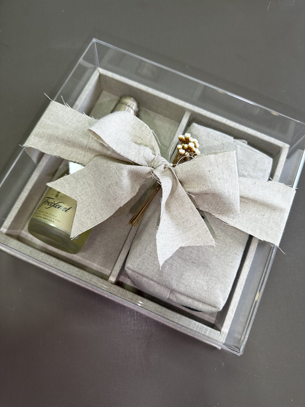 Convite padrinhos de casamento necessáire e mini espumante 