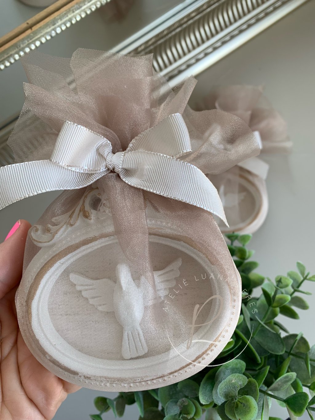 Adorno de batizado com terço e oração santo anjo