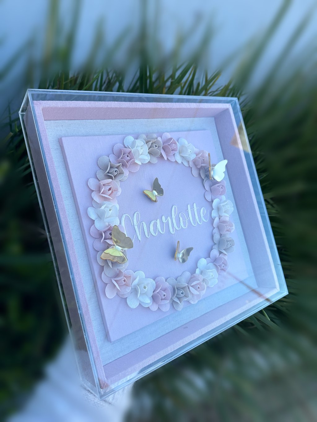 Porta maternidade flores com acrílico 