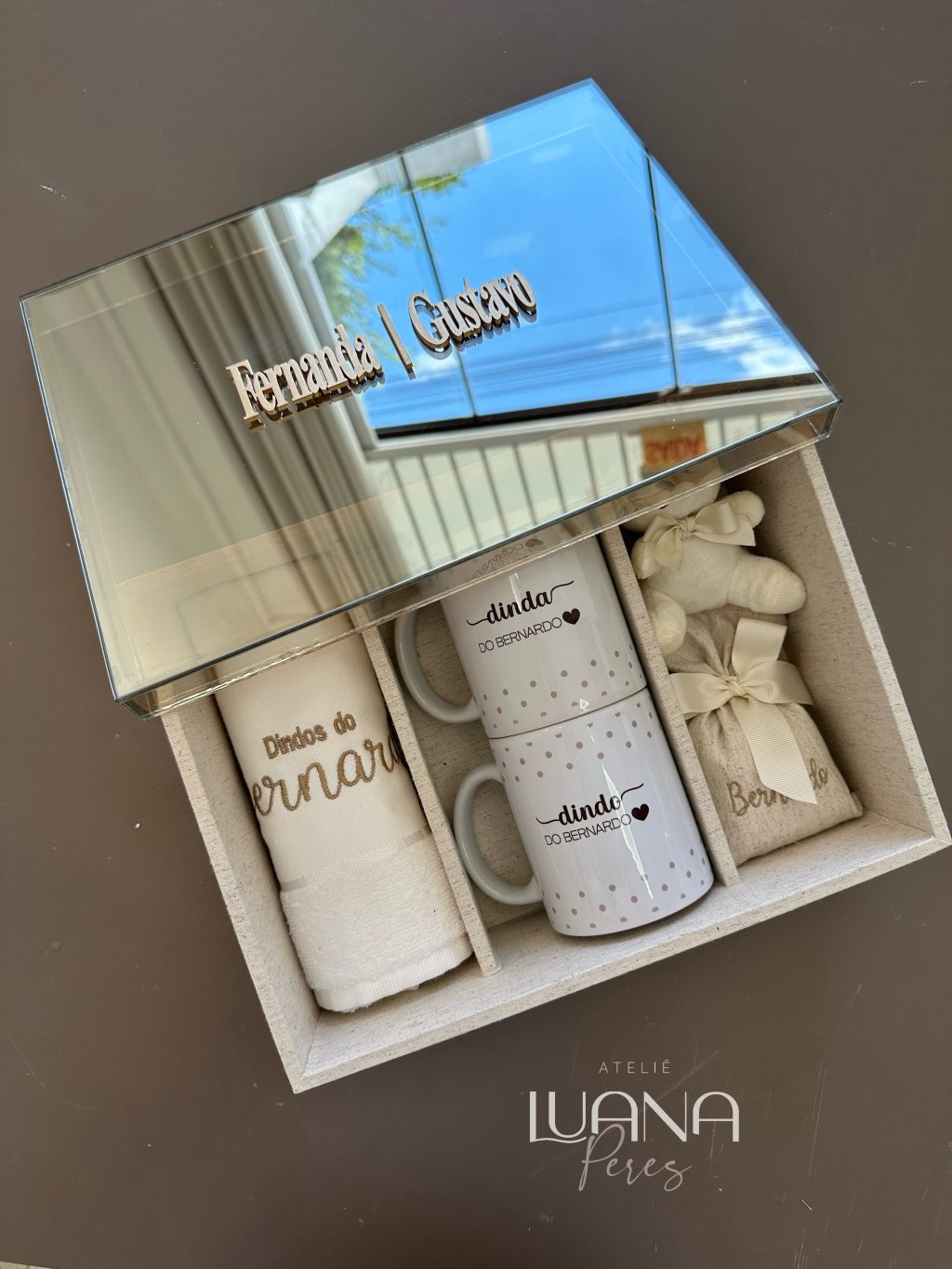 Convite luxo com canecas 