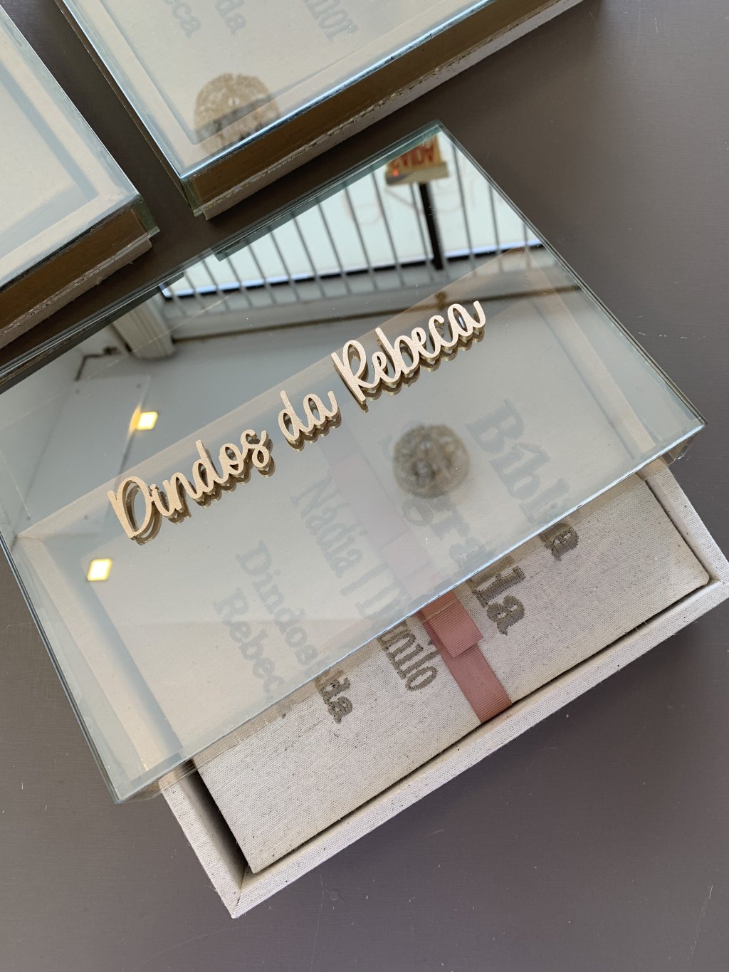 Caixa luxo com Bíblia 