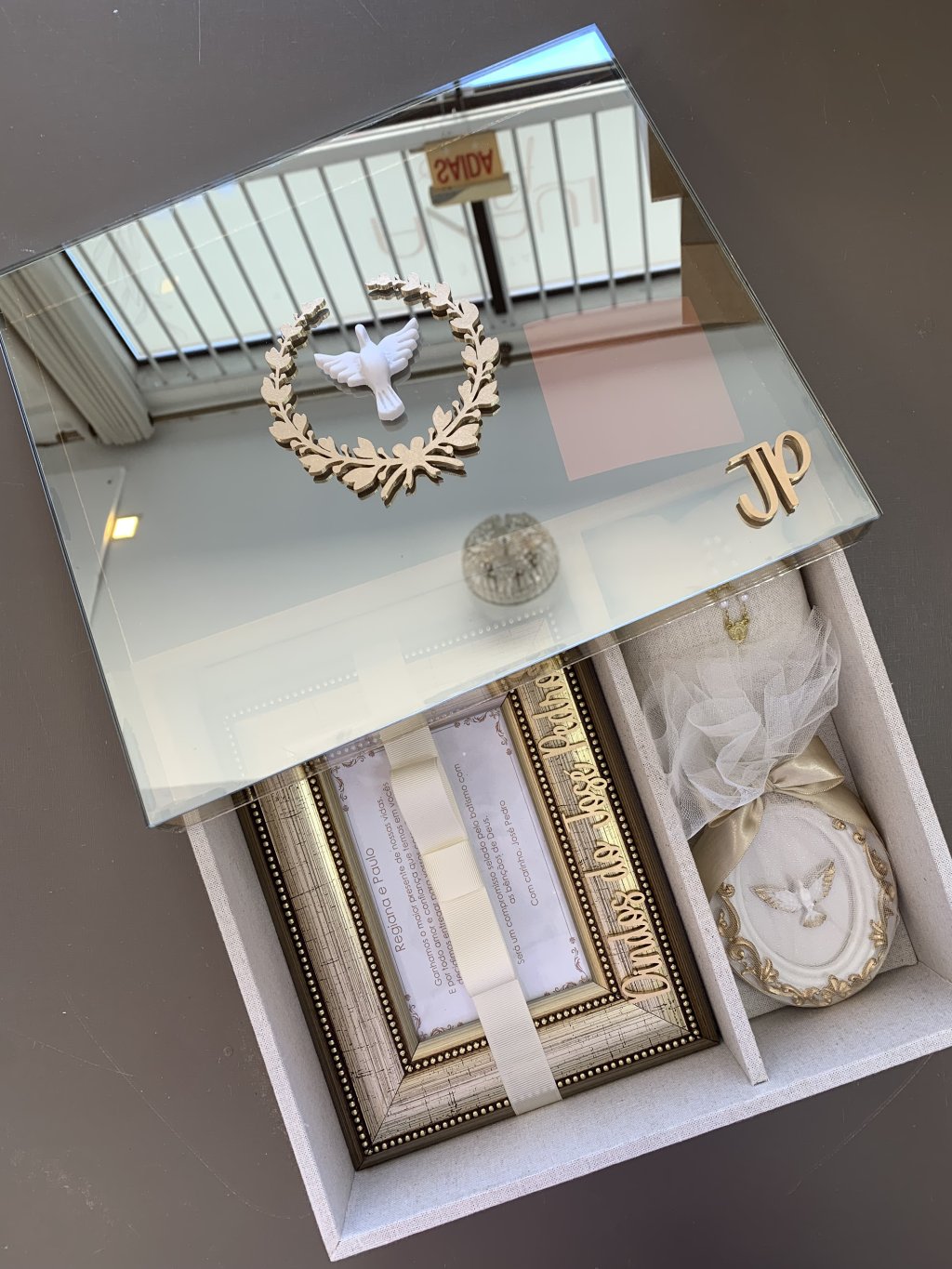 Convite de padrinhos luxo com 1 adorno, 1 porta retrato, 1 almofada com terço 