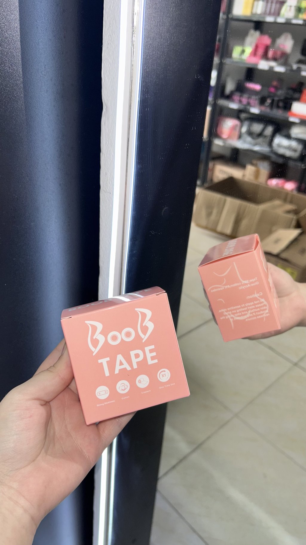 Box com 6 Boob tape 
