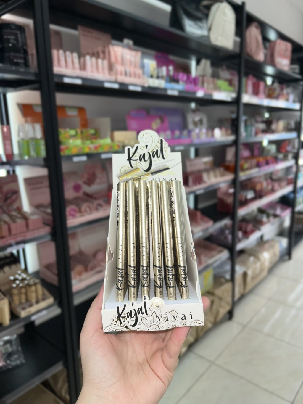 Lápis de olho retrátil kajal