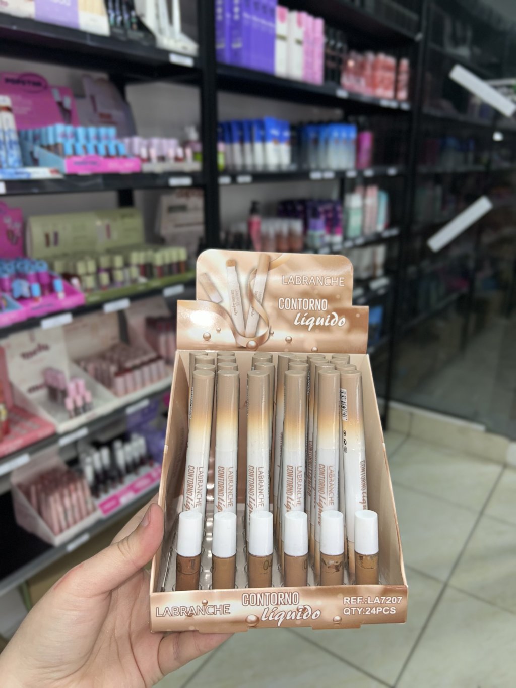 Contorno líquido com esponja