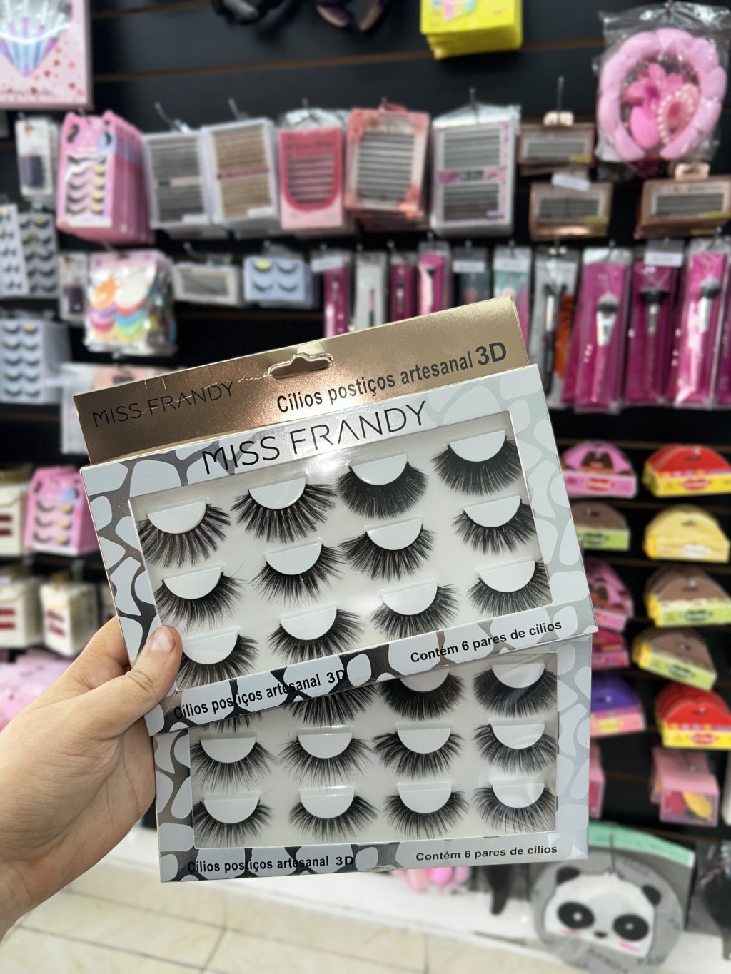 Box com 6 cartela de cílios 