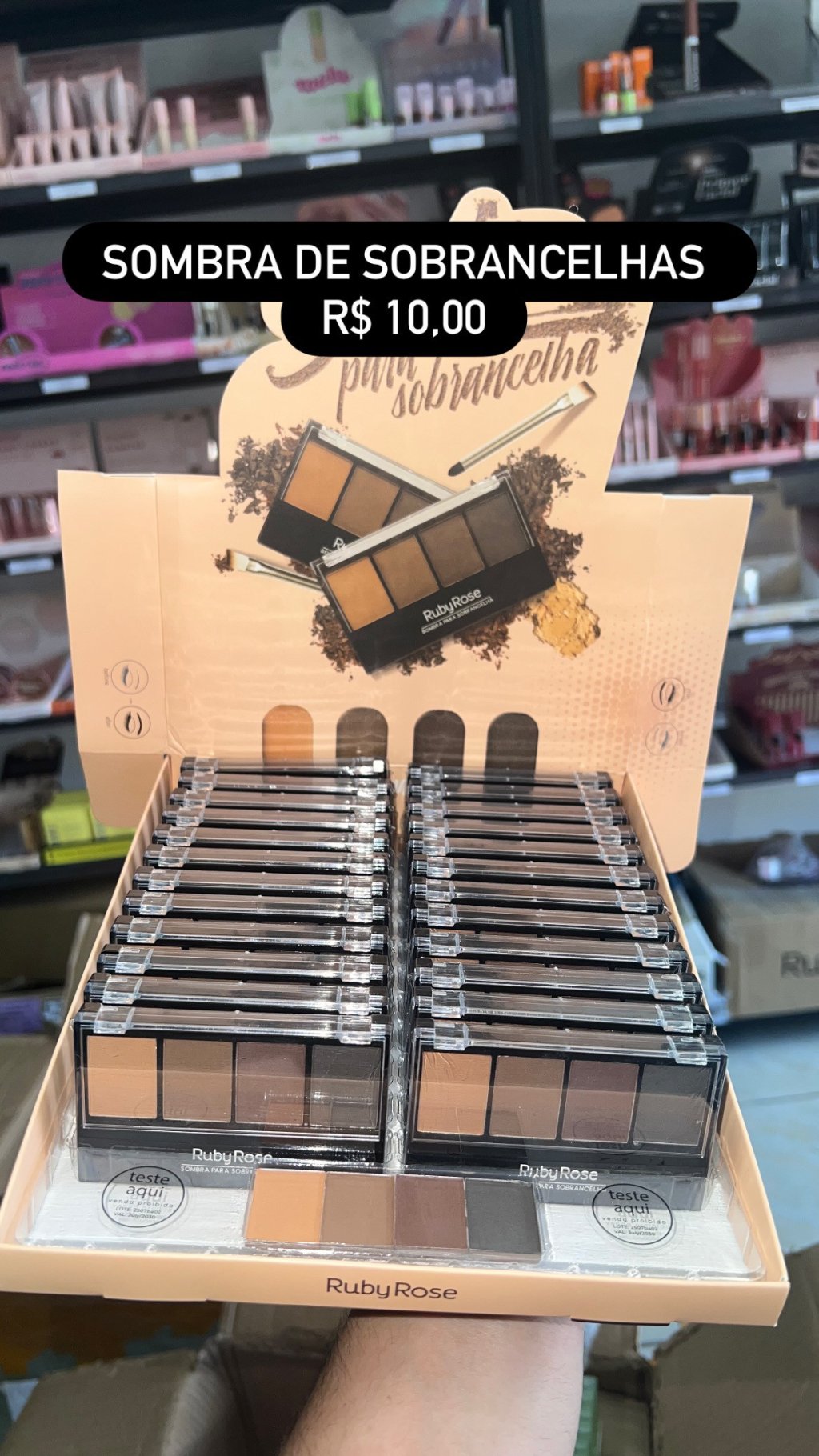 Sombra sobrancelha Ruby Rose