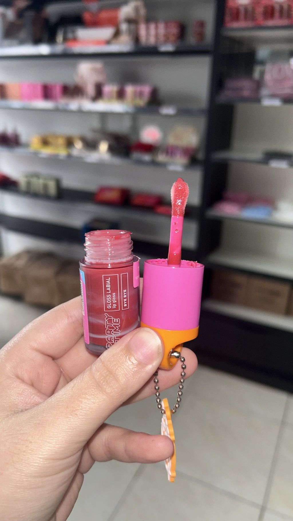 Gloss chaveiro Ruby Rose