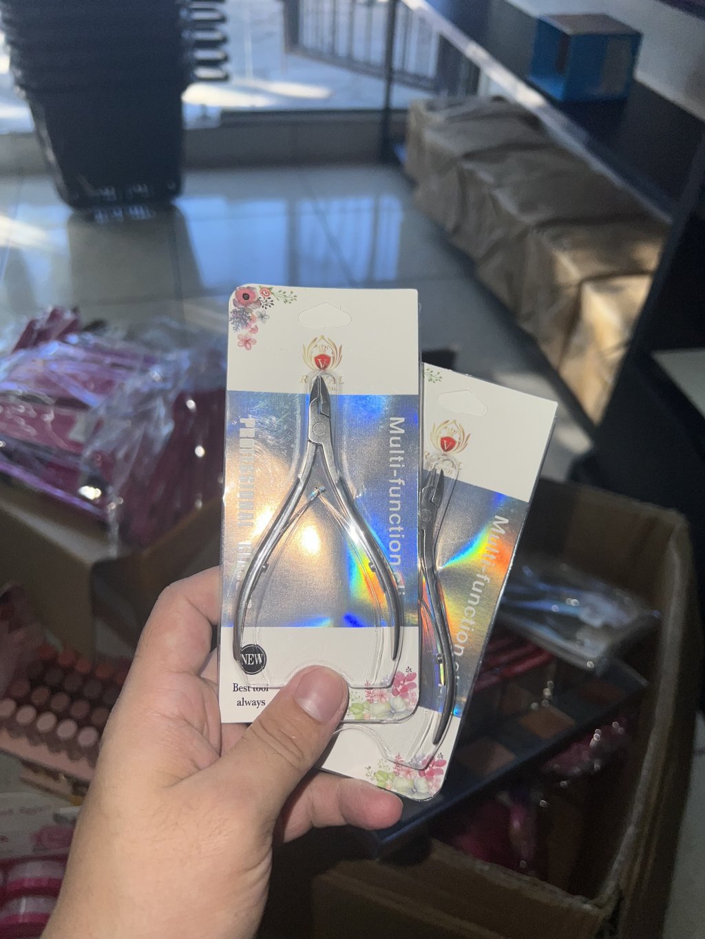 Alicate de cutículas 