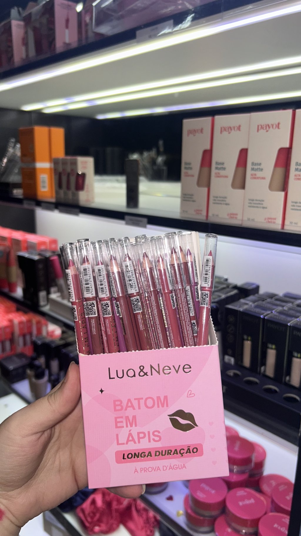 Lápis labial lua e neve 