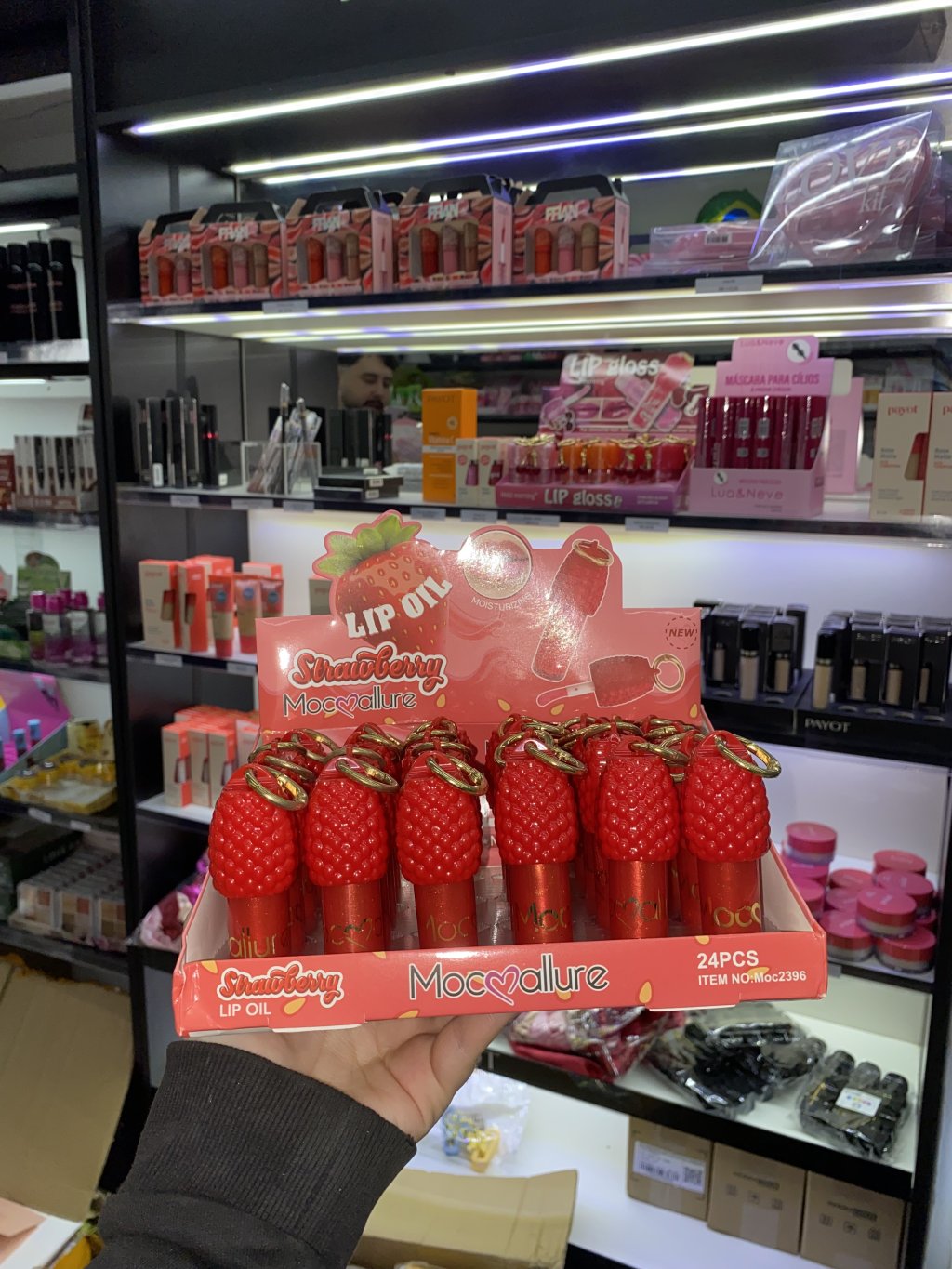 Gloss chaveiro morango