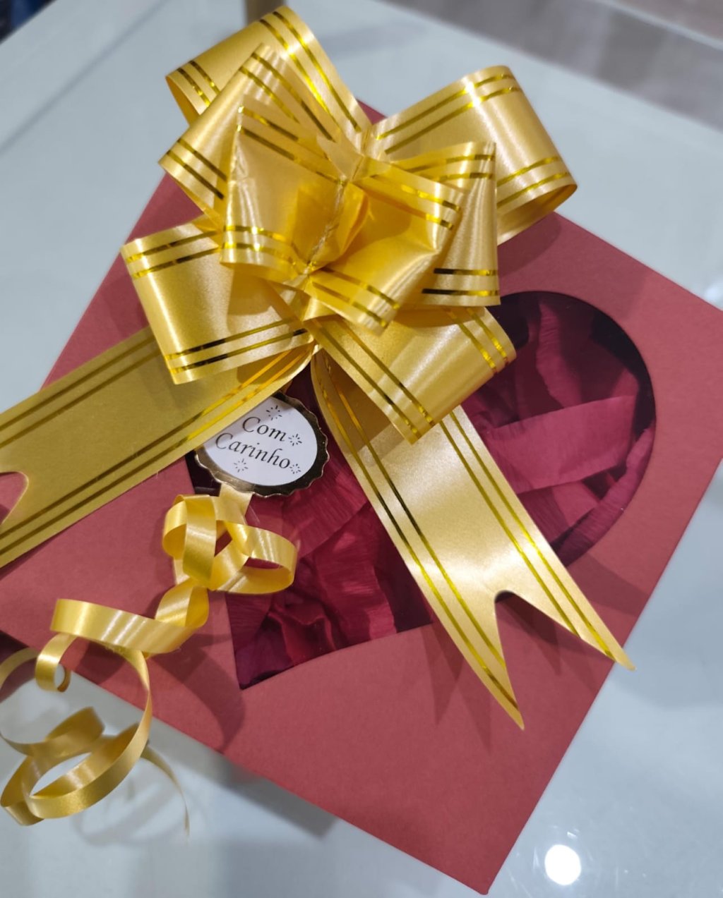 CAIXINHA DE PRESENTE DECORADA
