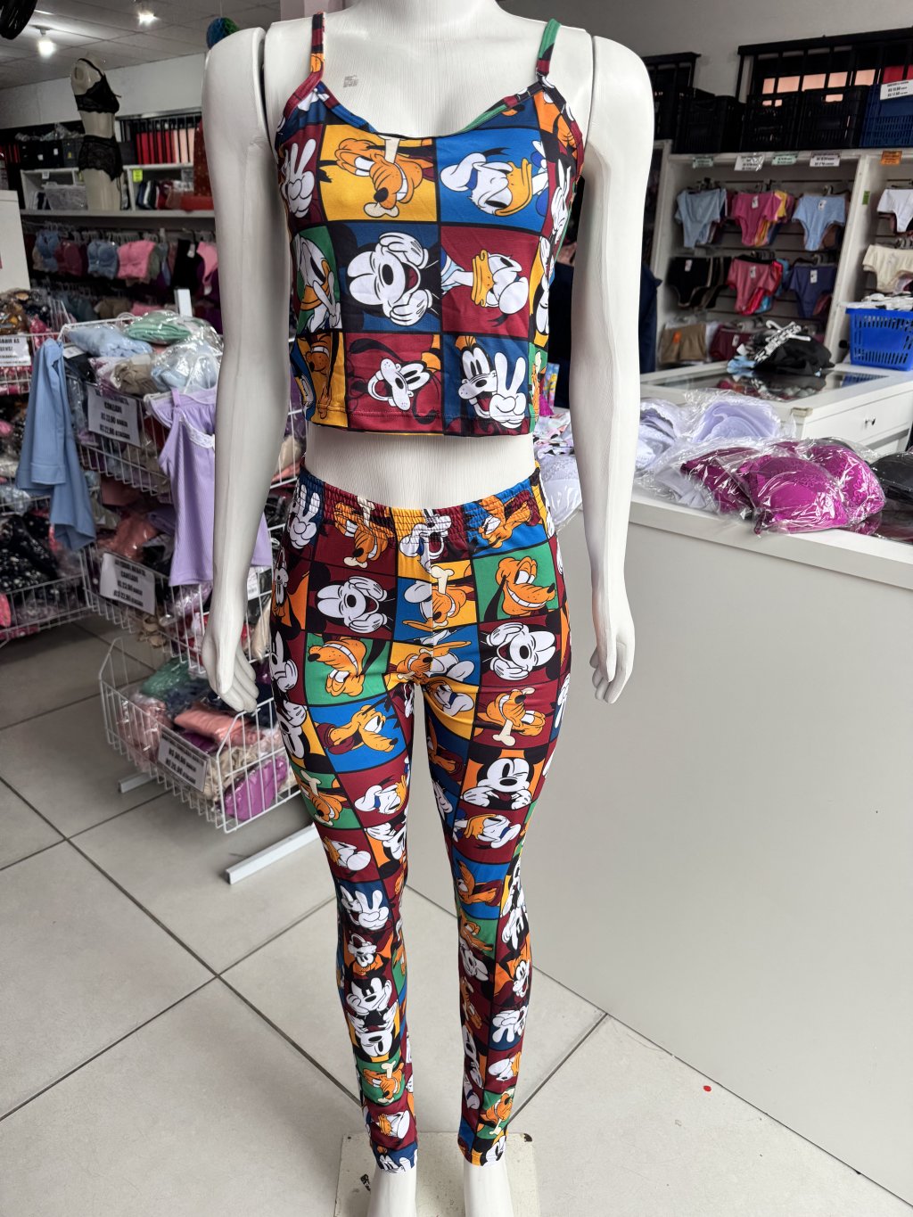 Pijama personagem cropped 