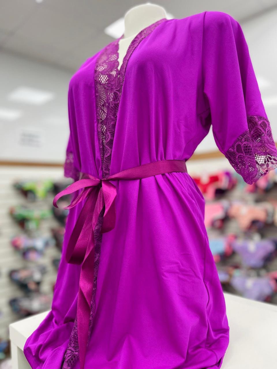 ROBE com detalhe em Renda 