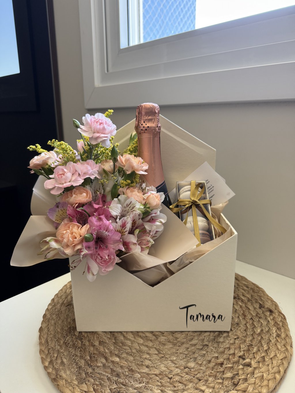 Box Tamara