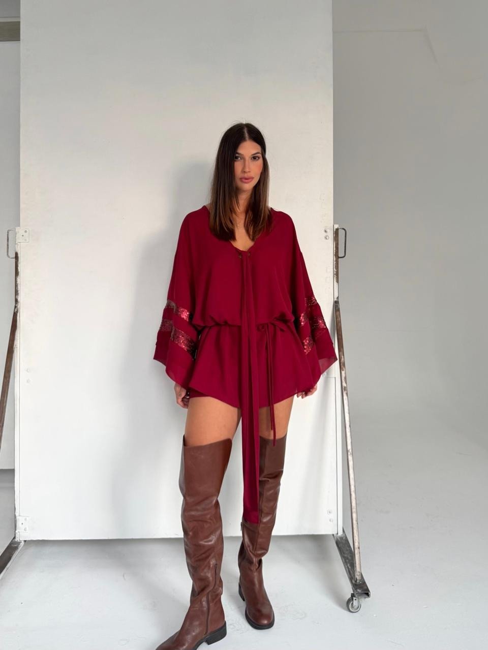 Vestido curto fita busto manga flare detalhes parte salgu SJ-1107