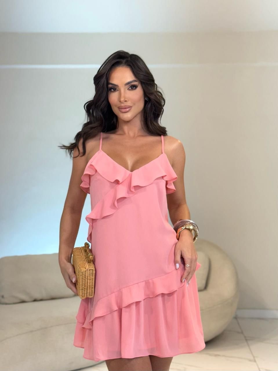 Vestido curto larguinho alça fina babados Esul 