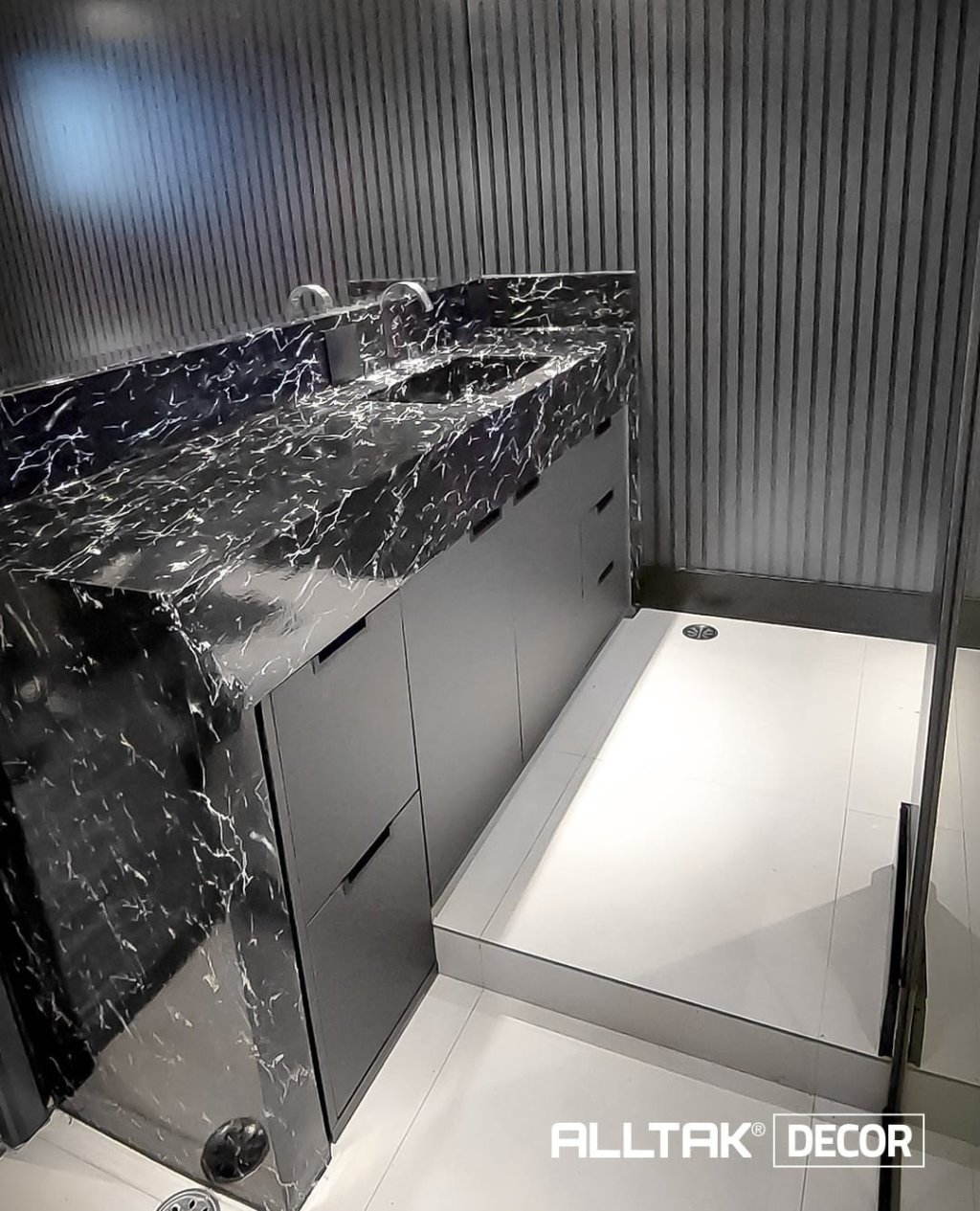 Mármore Nero 977D64 1.22 larg