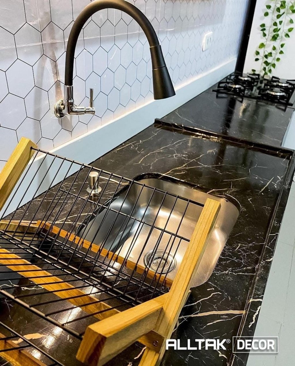 Mármore Marquina Brilho 1.22 larg