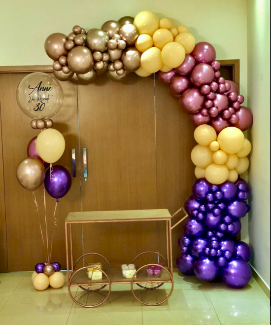 Arco Desconstruído 2,50m nas Cores Roxo Metálico, Bege, Rosê Gold e Dourado