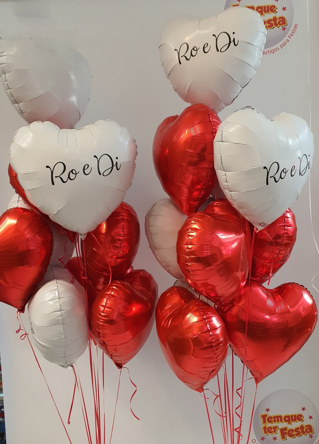 Balão de coração metalizado inflado com gás hélio 