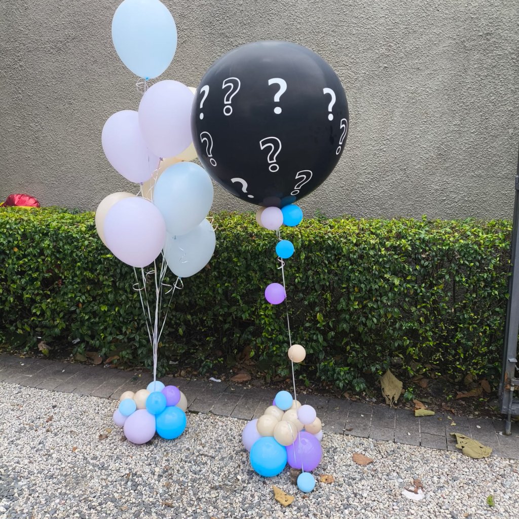 Balão chá revelação + arranjo de 10 balões com hélio 
