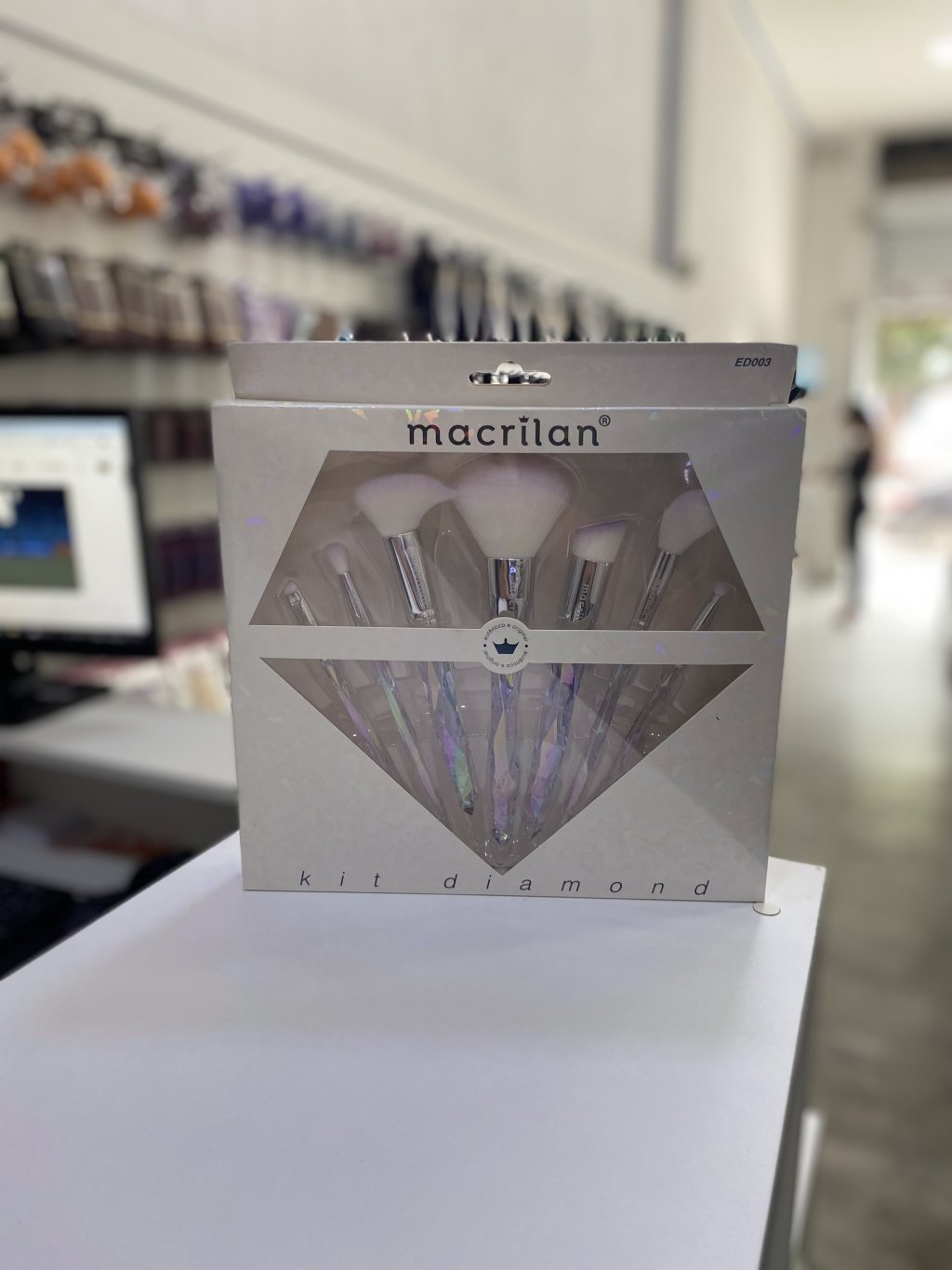 Kit Diamond com 7 pincéis profissionais para maquiagem -Macrilan