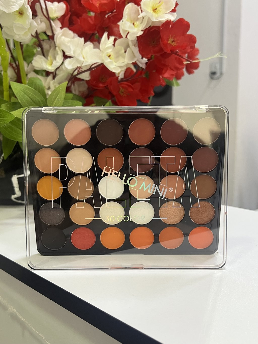 PALETA SOMBRAS 30 CORES HELLO MINI