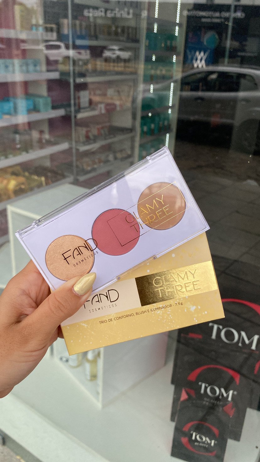 PALETA COM BLUSH/ILUMINADOR/CONTORNO - FAND