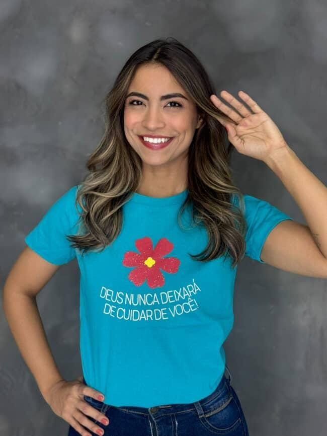 Tshirt  silcada Deus nunca deixará de cuidar de vc cor azul celeste 