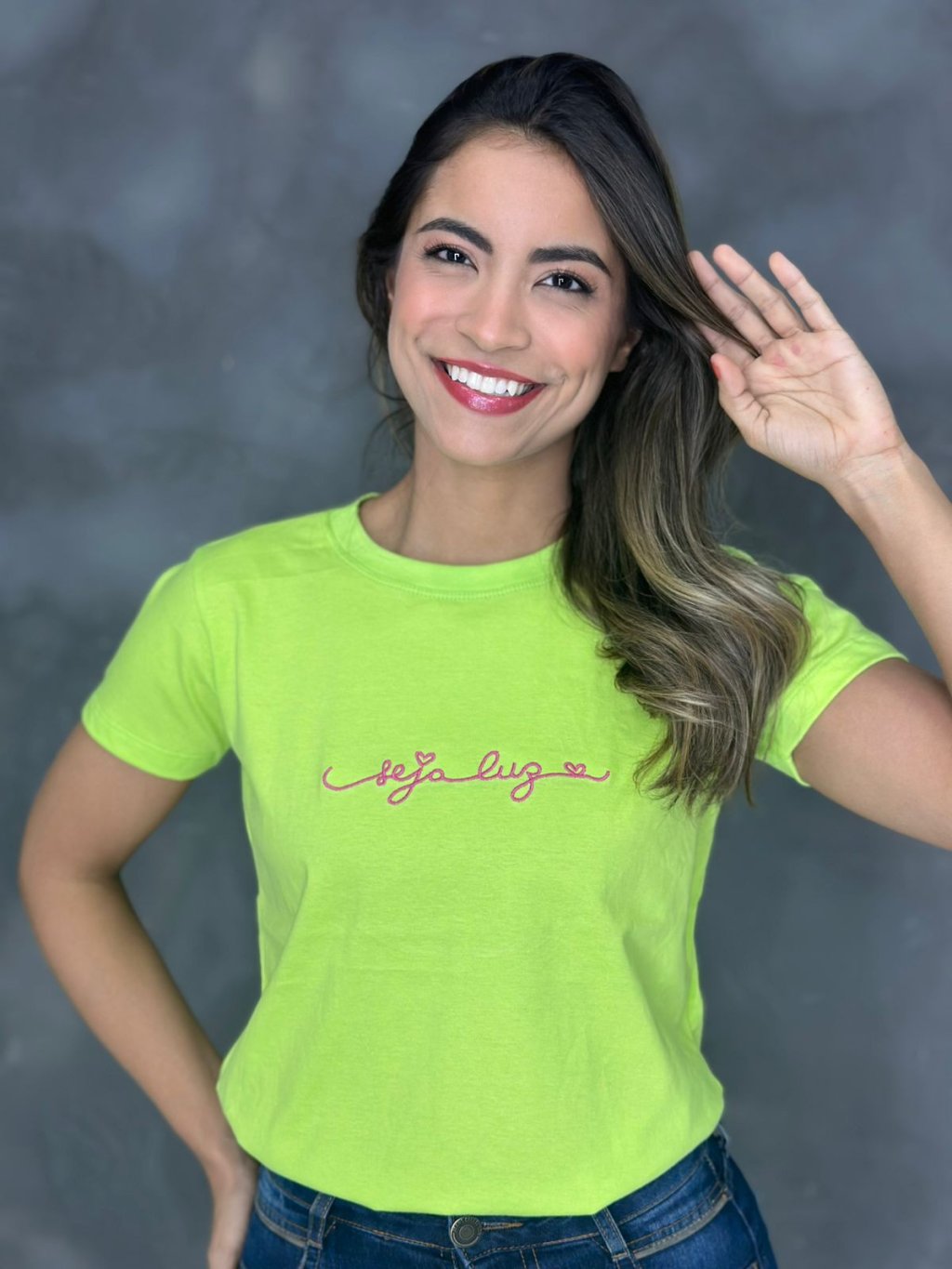 t-shirt bordada seja liz cor verde Neo