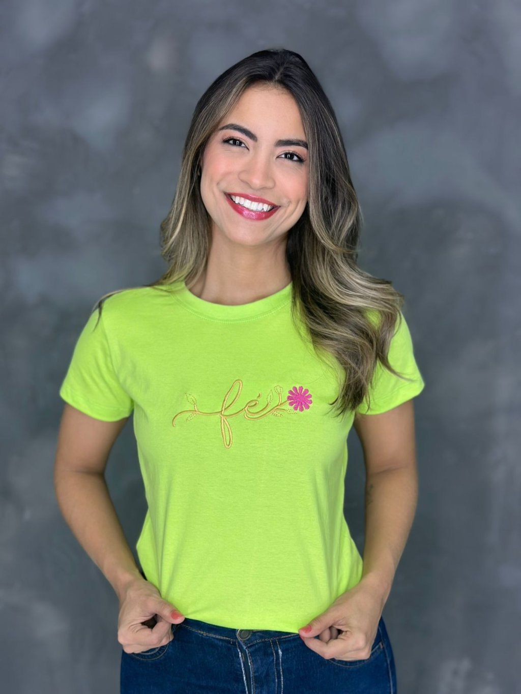 t-shirt bordada fé cor verde Neo 