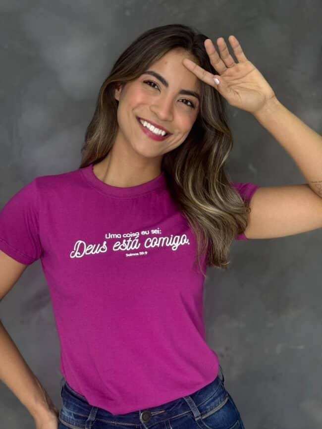 Tshirt silcada Deus esta comigo cor Fúcsia 