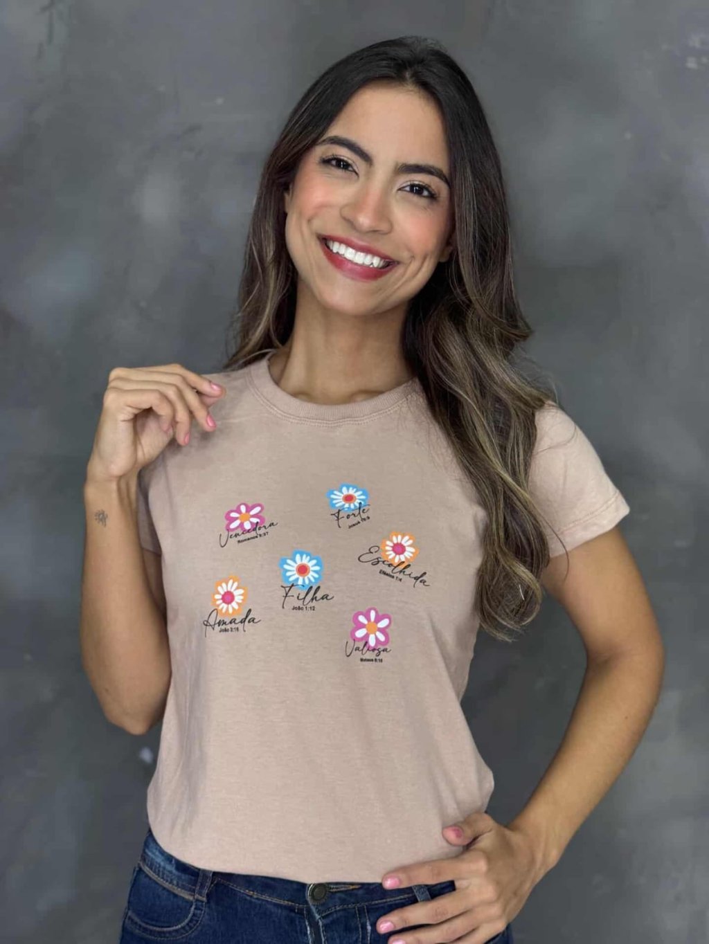 Filha , forte , vencedora , amada / areia 