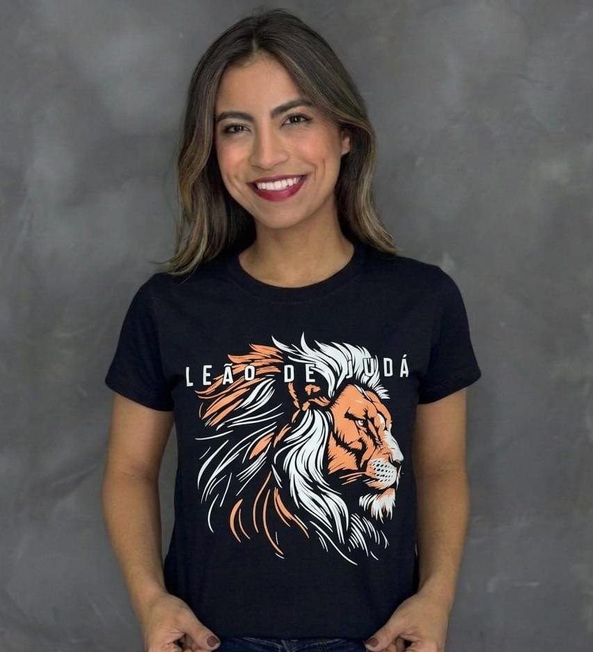 Tshirts  silcada preta de leão 