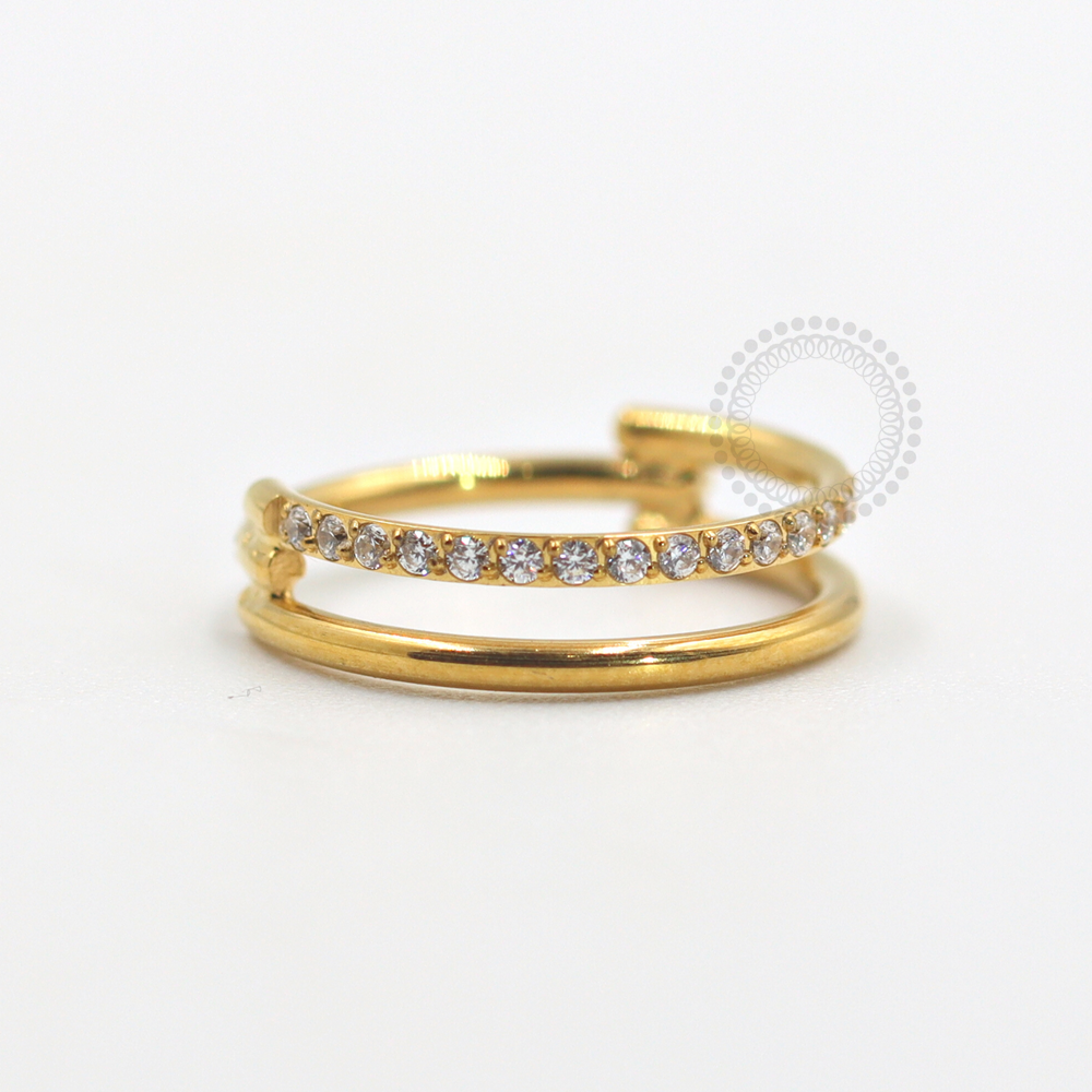 Argola segmentada titânio PVD Gold - TN686
