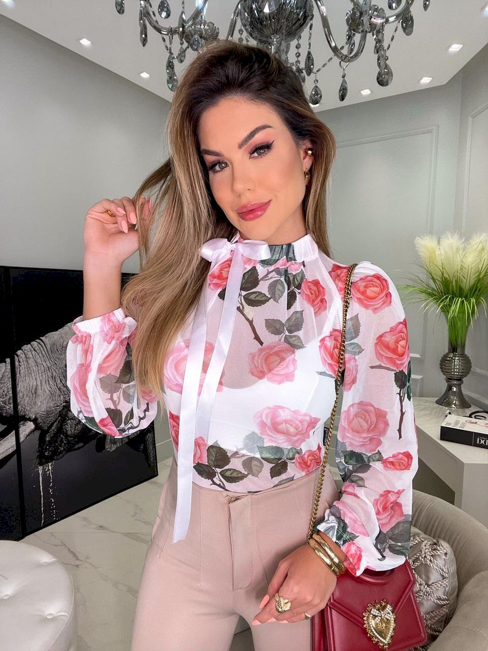 Blusa com detalhes em transparência manga longa