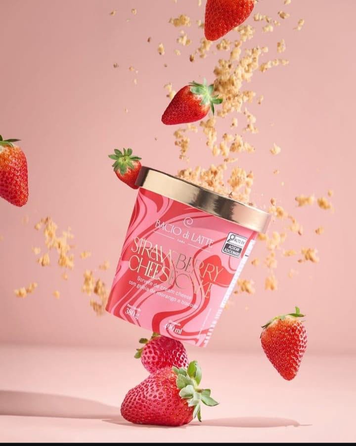 Pote Gelato Bacio Di Latte 490ml Strawberry Cheesecake