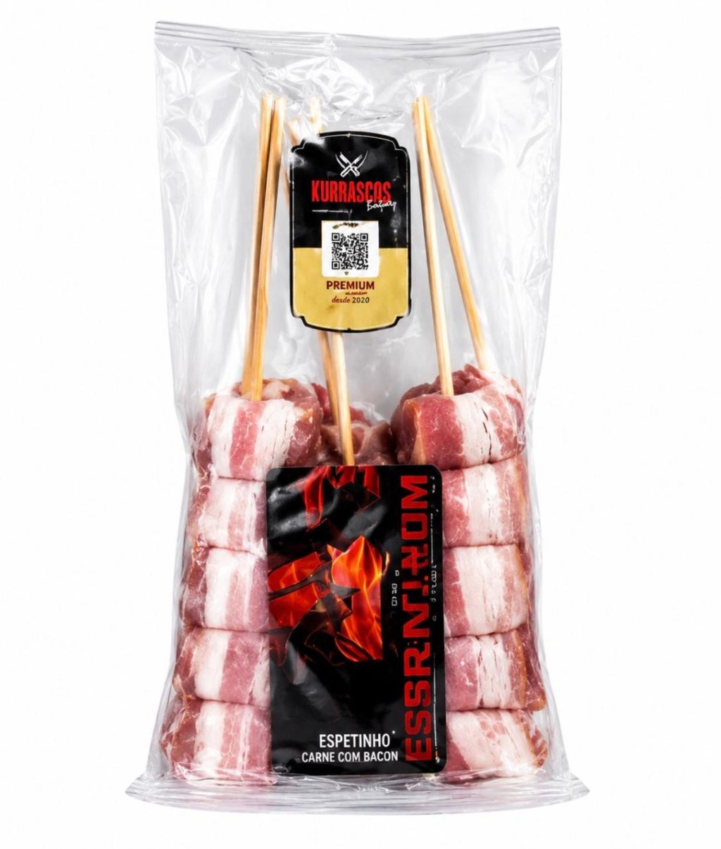 Espetinho Carne Com Bacon Gibão Premium. (Produto vendido por peso. Valor de referência: R$ 113,29/kg. A embalagem tem aproximadamente 500g. O valor final pode variar conforme o peso da embalagem).